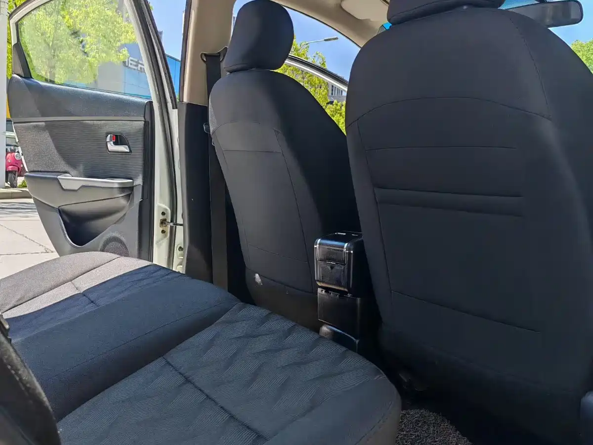 Kia K2 2015 Sedan 1.4L MT GLS фото 6