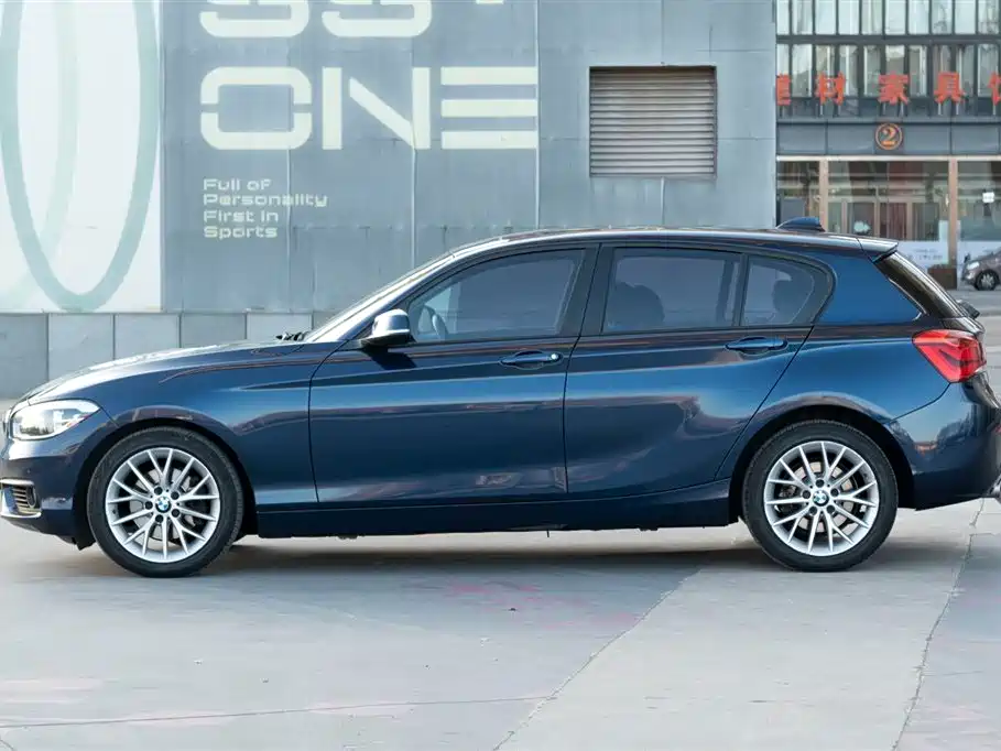 BMW 1 Series (Import) 2015 120i Leading фото 2