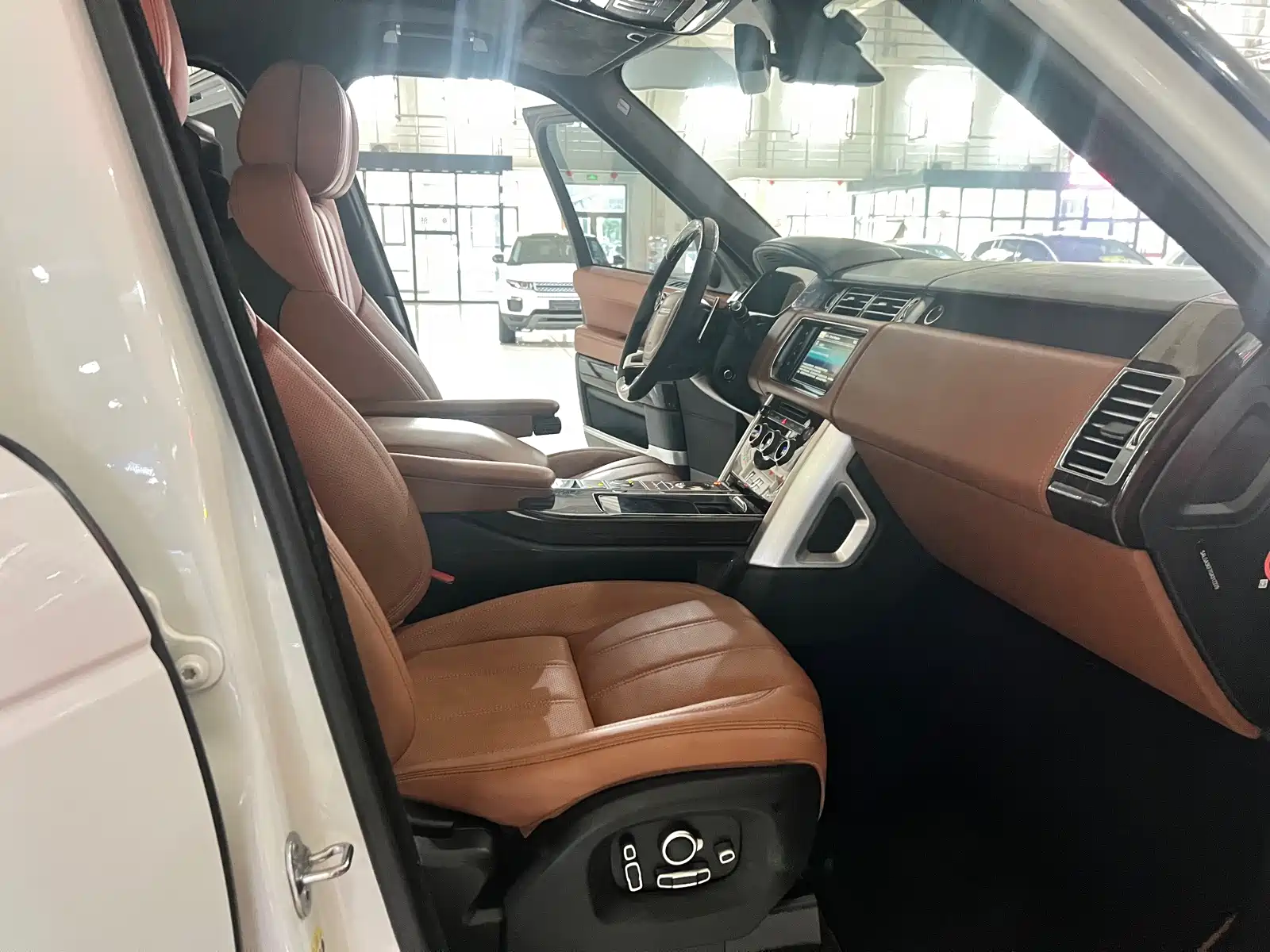 Фото 22 - Land Rover Range Rover