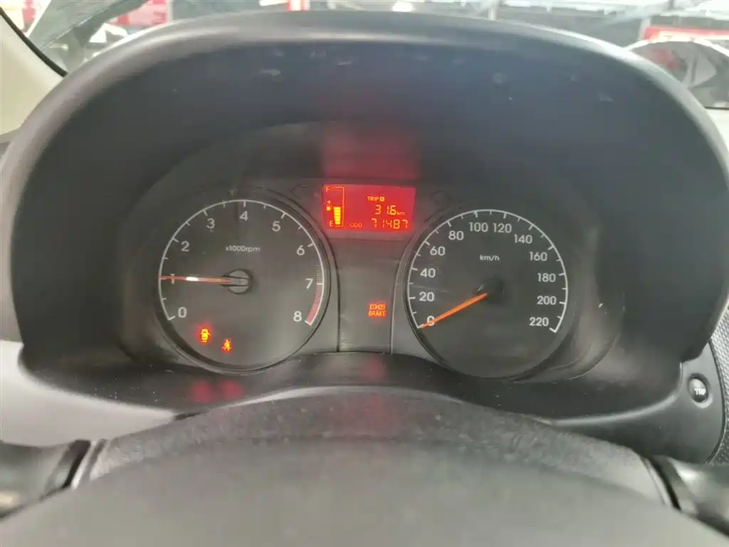 Hyundai Verna 2014 1.4L Manual Smart GLS фото 12