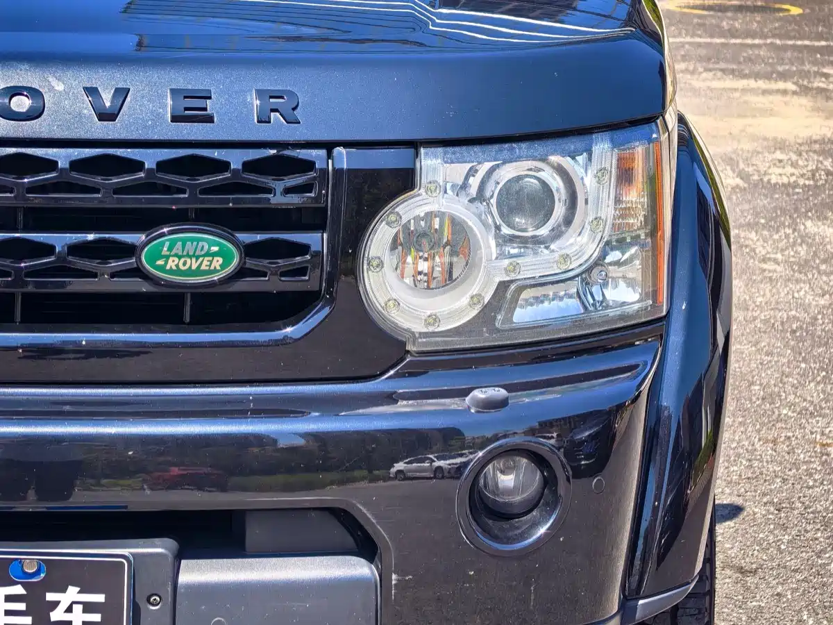 Land Rover Discovery 2011 3.0 SDV6 HSE Diesel фото 7