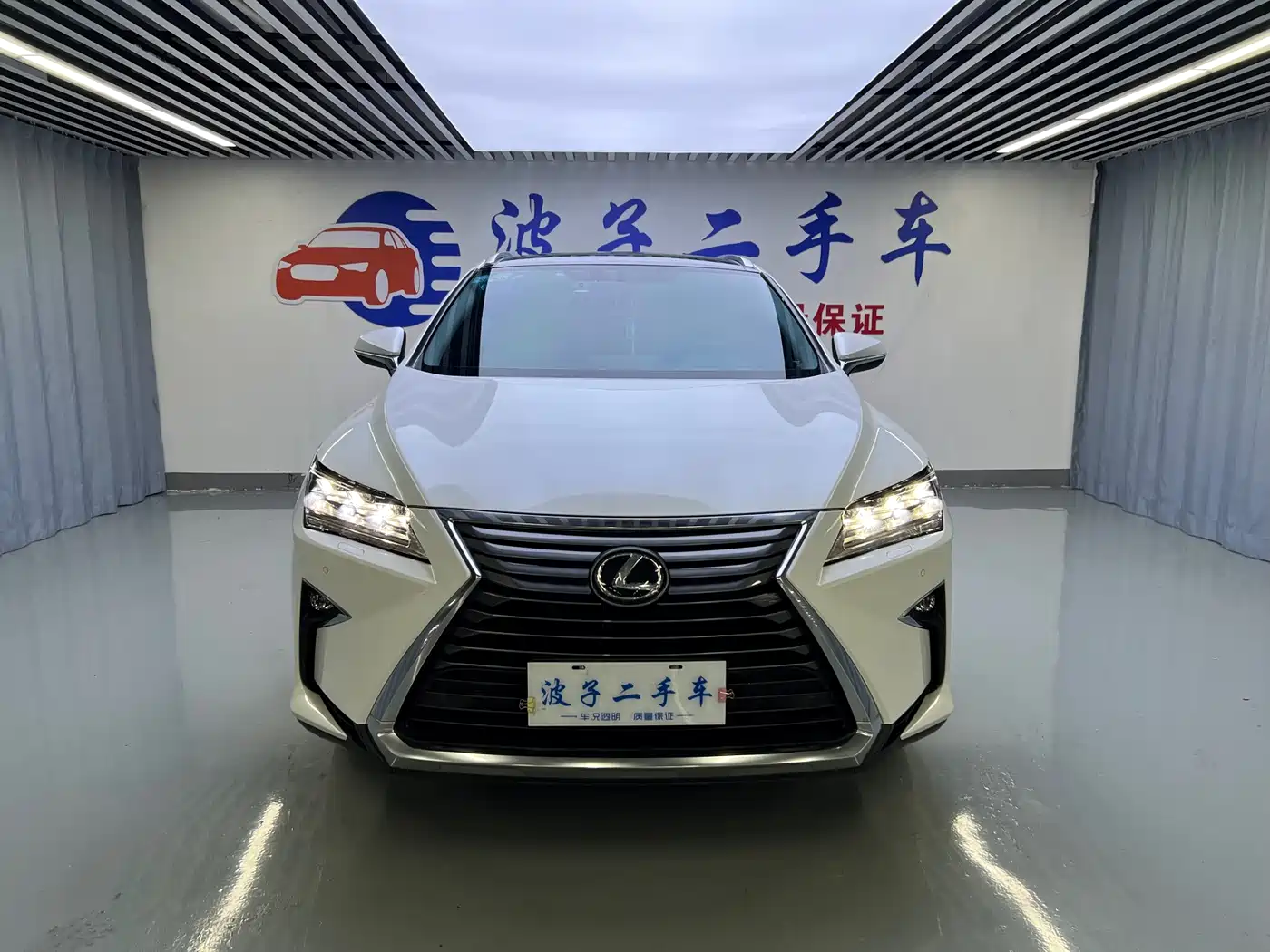 Фото 2 - Lexus RX