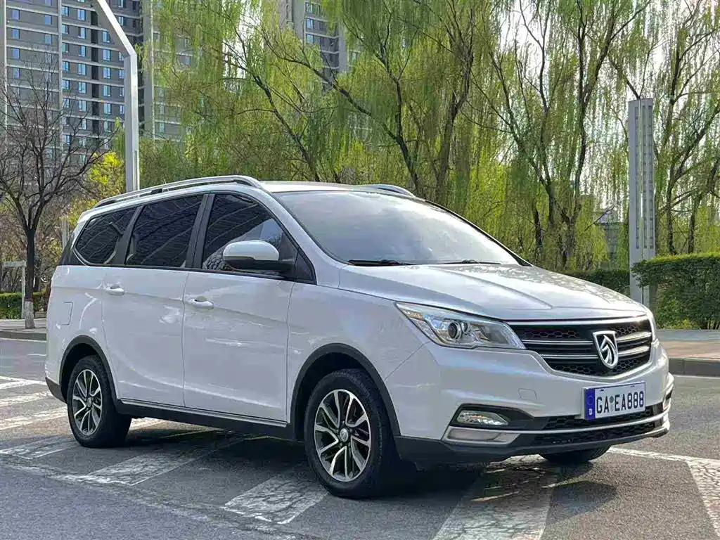 Baojun 730 2019 1.5L Manual Fashion Edition 7-Seater China VI фото 3
