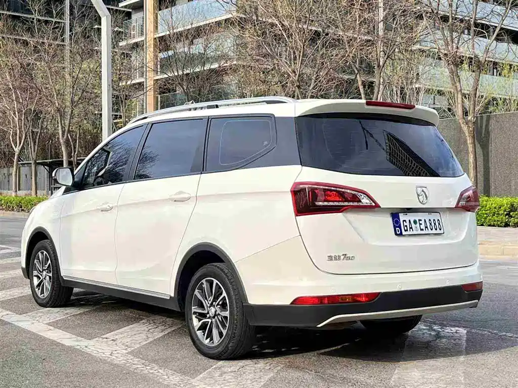 Baojun 730 2019 1.5L Manual Fashion Edition 7-Seater China VI фото 5