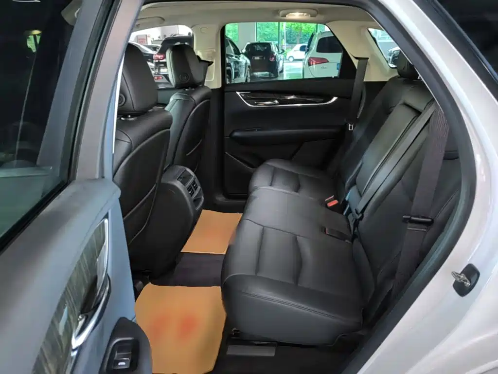 Cadillac XT5 2017 2016 25T Luxury Model