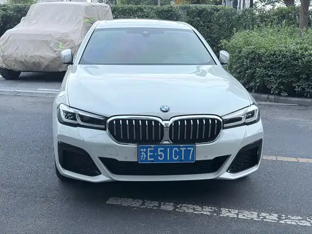 BMW 5 Series 2023 530Li Leading M Sport Package — фото 4
