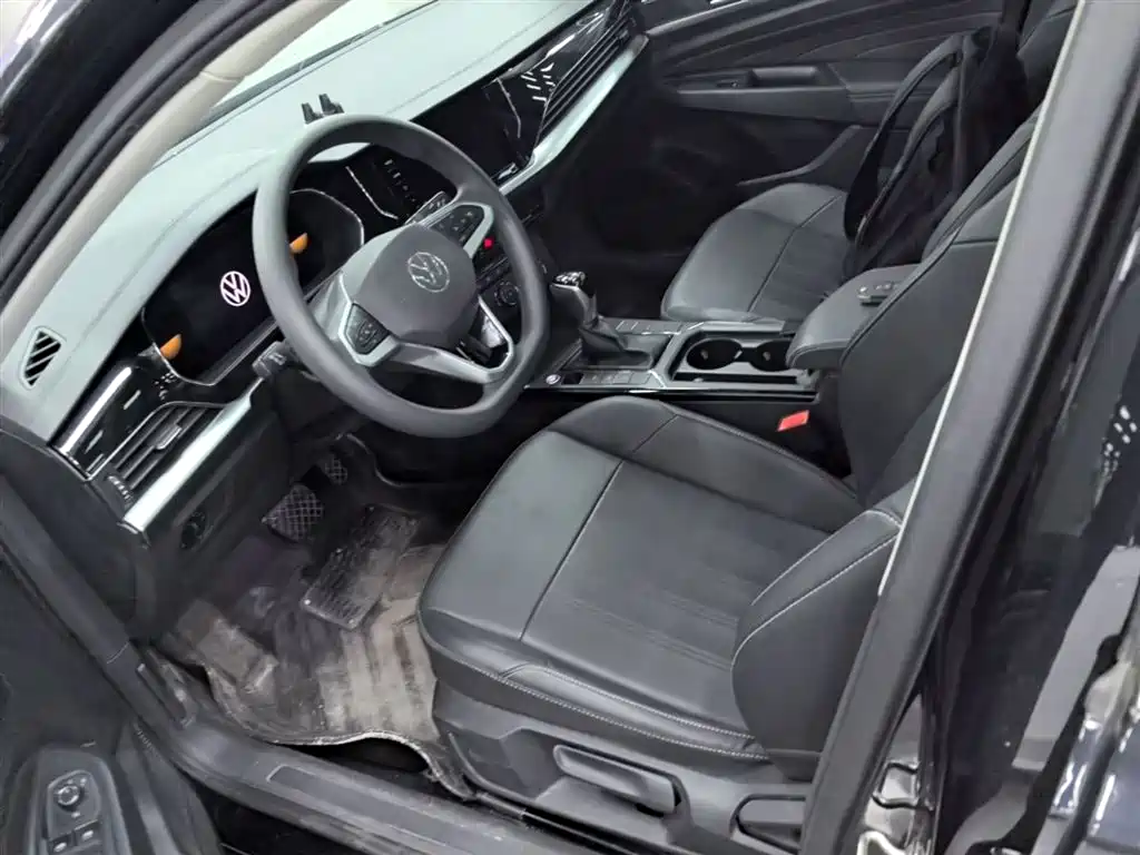 Volkswagen Passat 2025 Outstanding 280TSI Business Edition фото 15