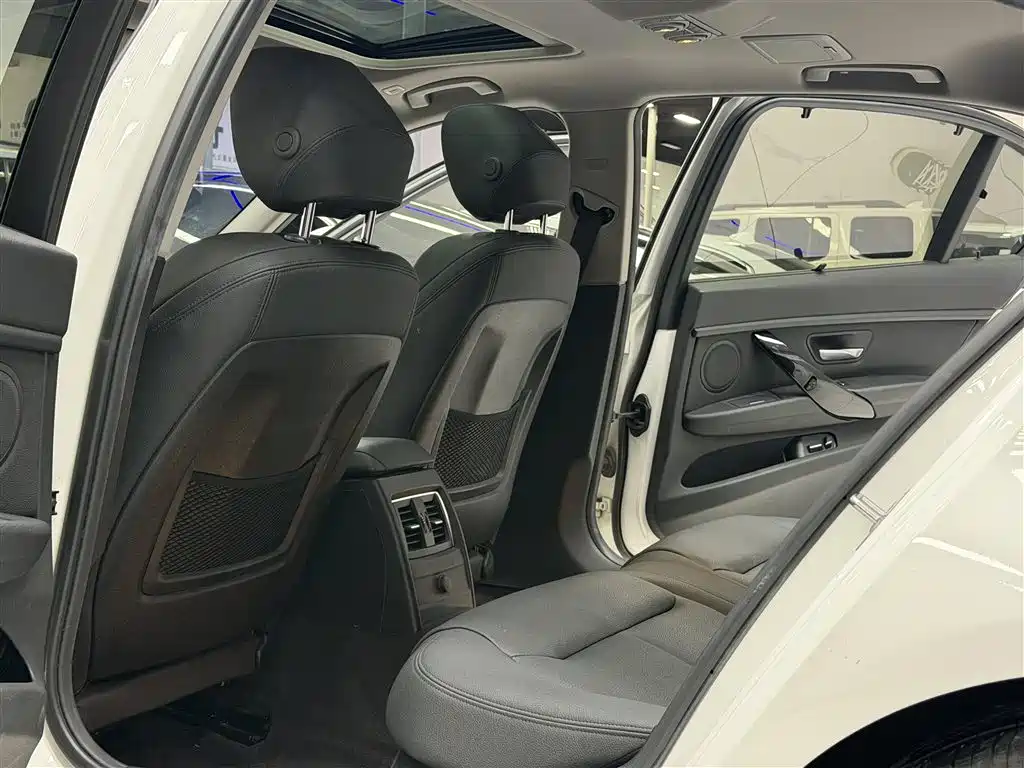 BMW 3 Series 2019 320Li M Sport Package фото 15