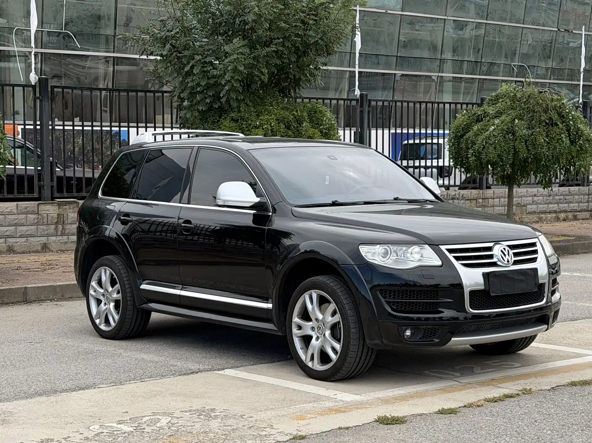 Фото 2 - Volkswagen Touareg