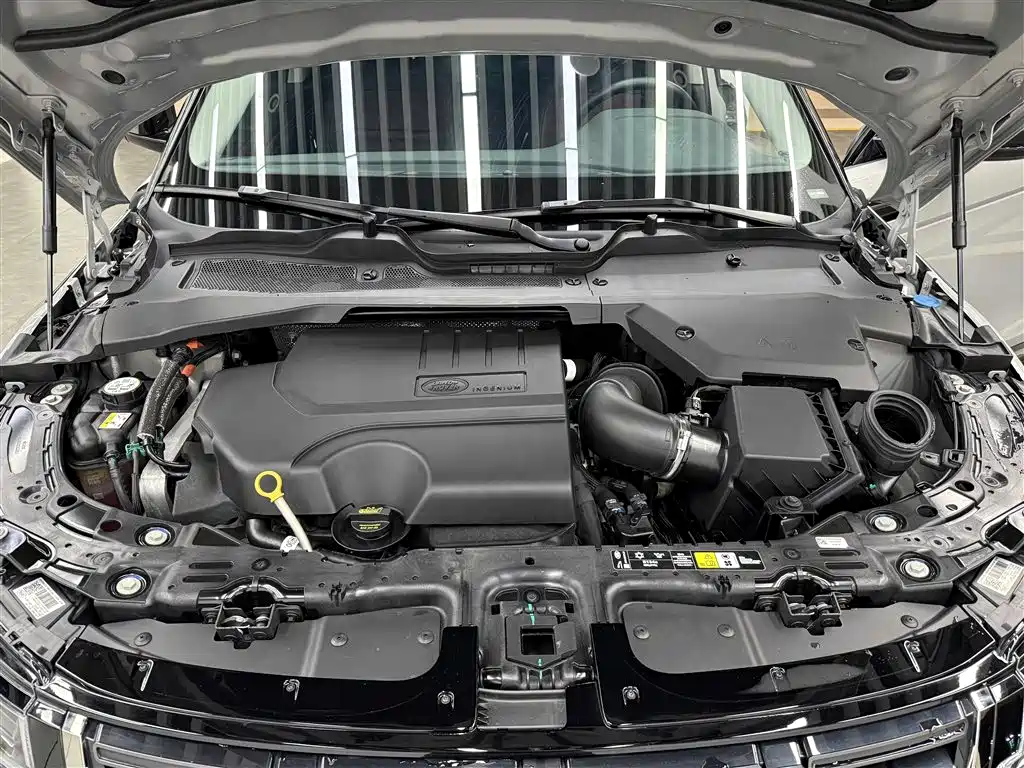 Photo 16 - Land Rover Range Rover Evoque