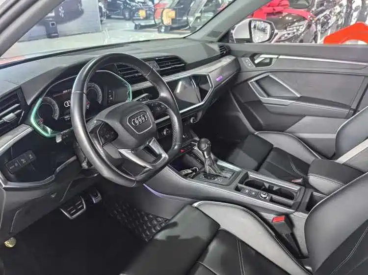 Audi Q3 2024 40 TFSI Fashion Sport фото 8