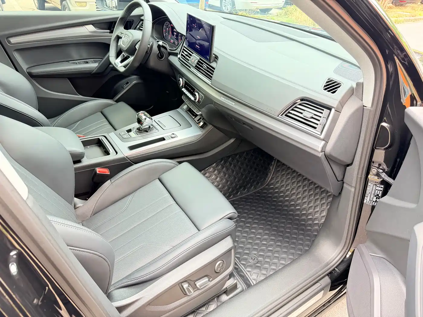 Audi Q5L 2025 40 TFSI Fashion Dynamic фото 4