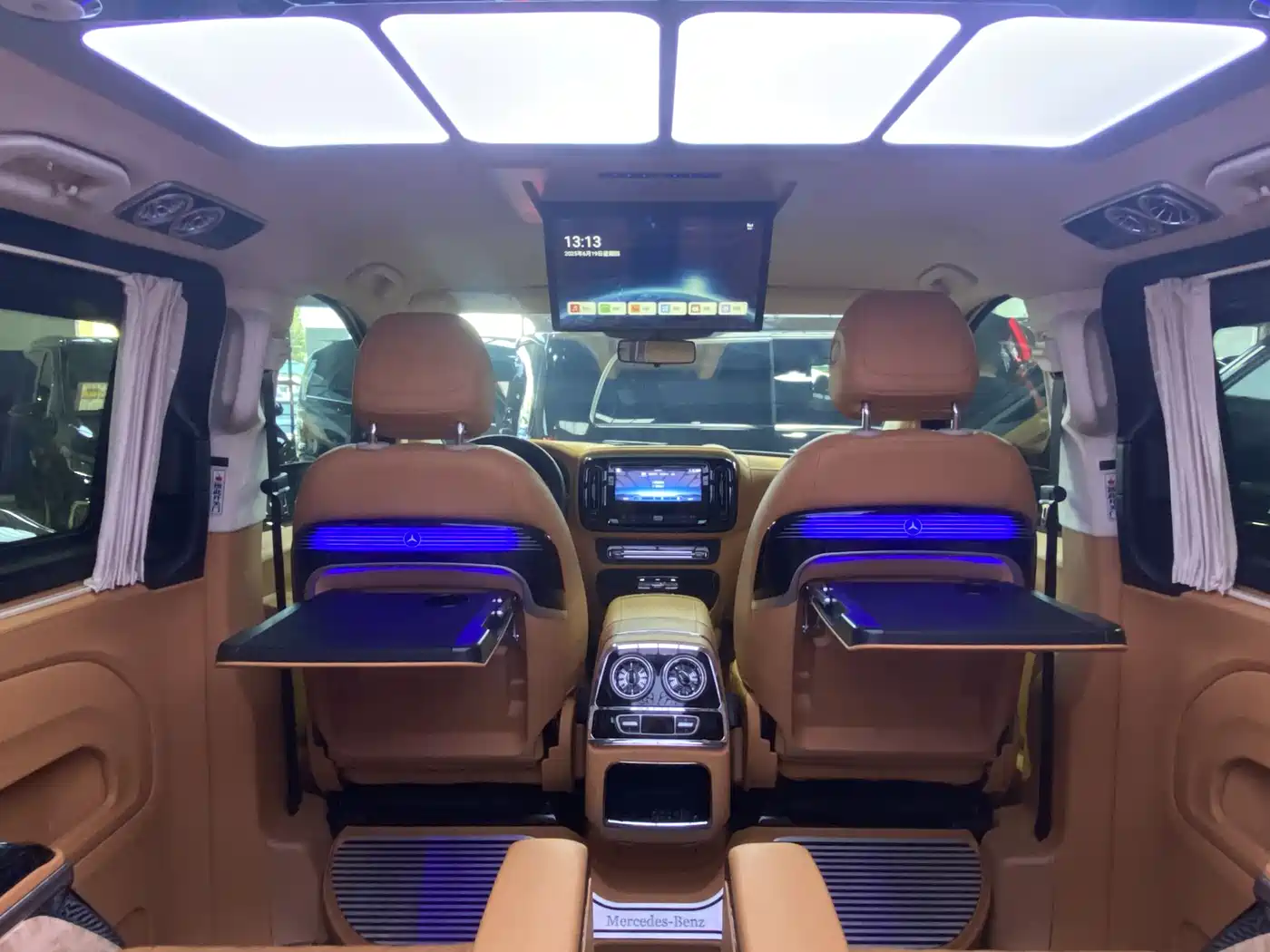 Mercedes-Benz Vito 2024 2.0T Business 7-Seater фото 13