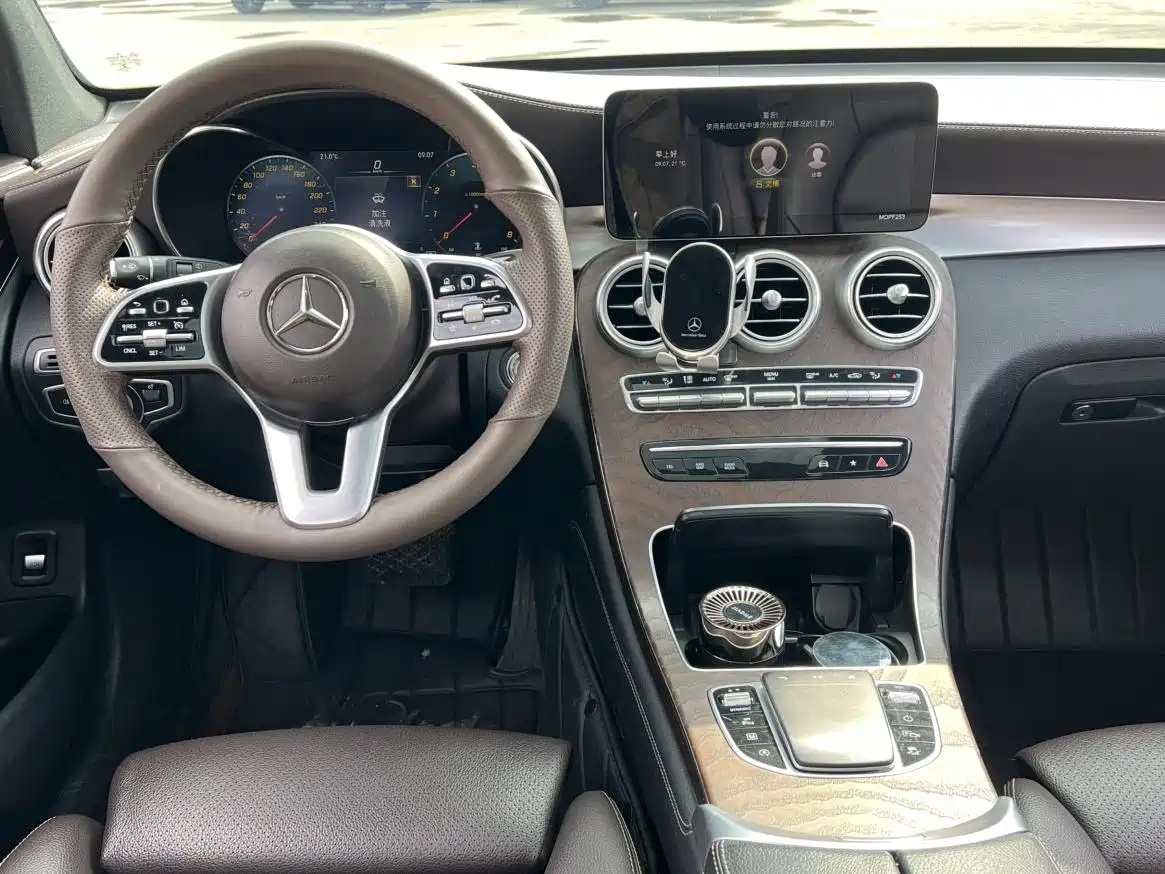 Mercedes-Benz GLC 2022 Model GLC 260 L 4MATIC Luxury Edition фото 4
