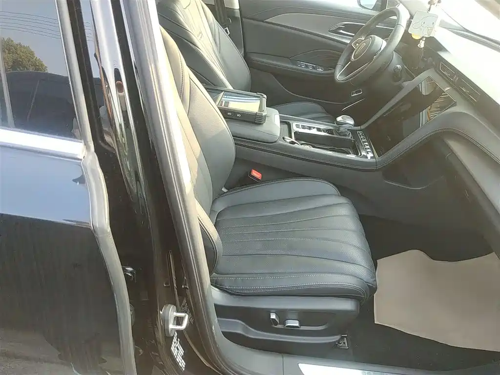 Hongqi H5 2024 2.0T Automatic Smart Connect Flag Smooth Edition фото 20
