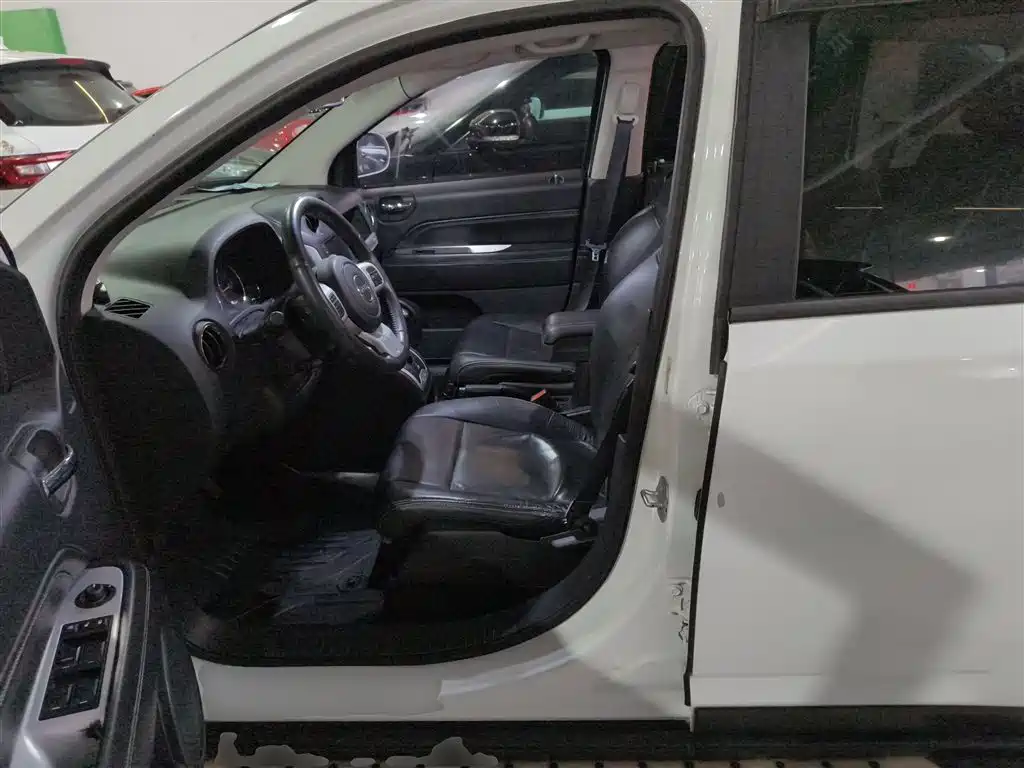 Jeep Compass (Import) 2015 2015 2.0L 2WD Luxury