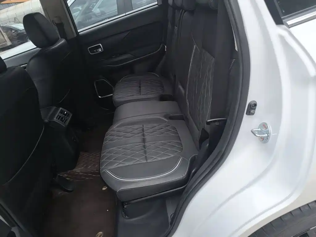 Mitsubishi Outlander 2023 2021 2.4L 4WD Yaodong Edition 5-seater