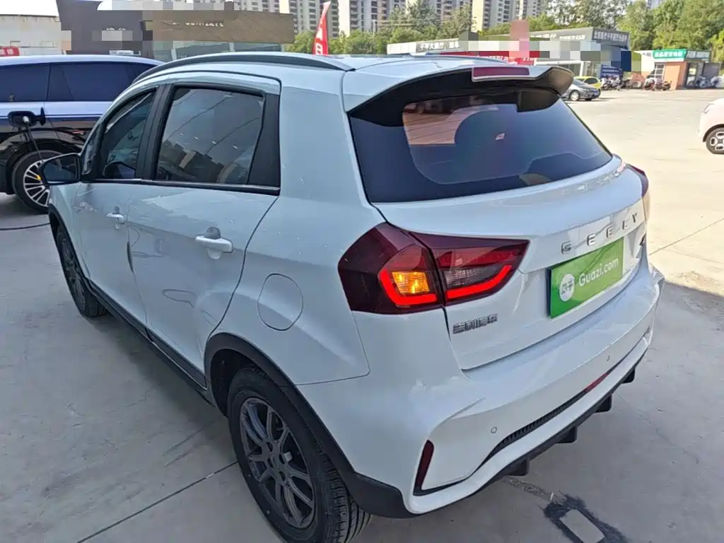 Photo 10 - Geely Vision X3