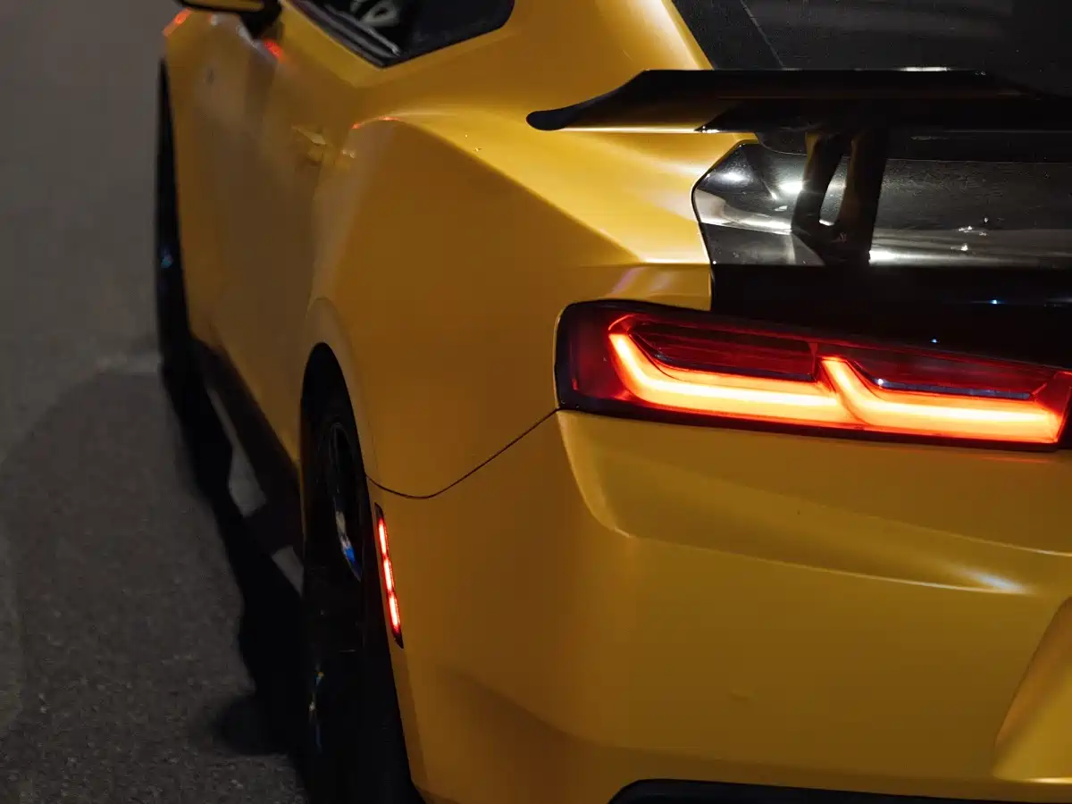 Chevrolet Camaro 2017 2.0T RS фото 8