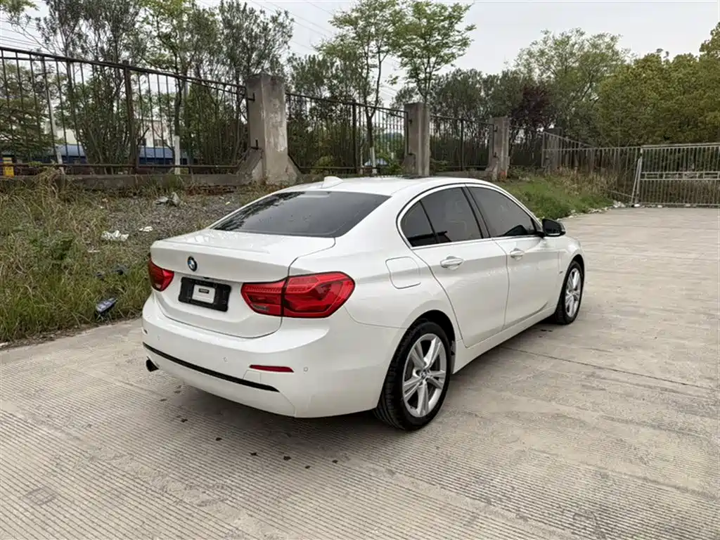 BMW 1 Series 2017 118i Design Package фото 25