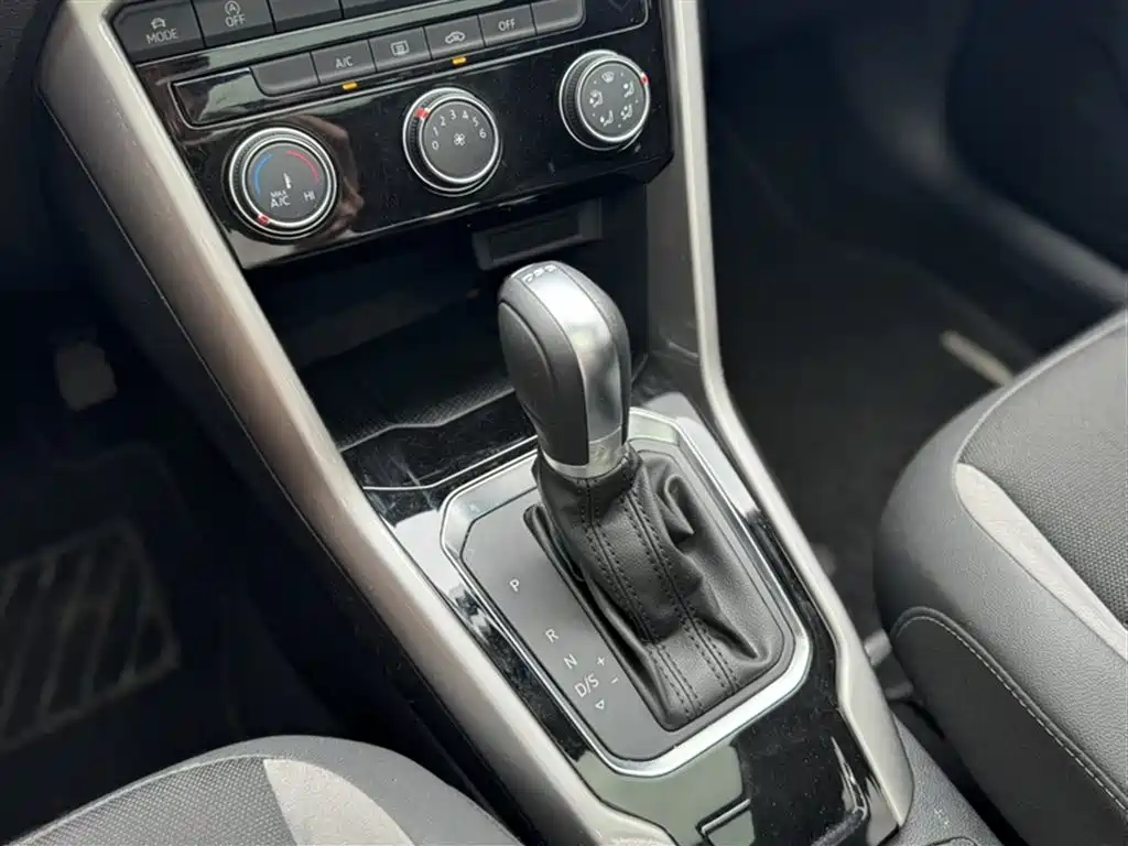 Volkswagen T-ROC 2021 Facelift 280TSI DSG 2WD Elite Smart Connect Edition фото 7