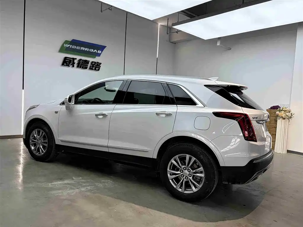 CADILLAC XT5