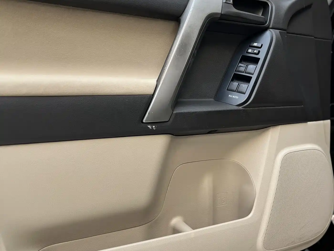 Toyota Prado (Import) 2010 2.7L Automatic Standard фото 9