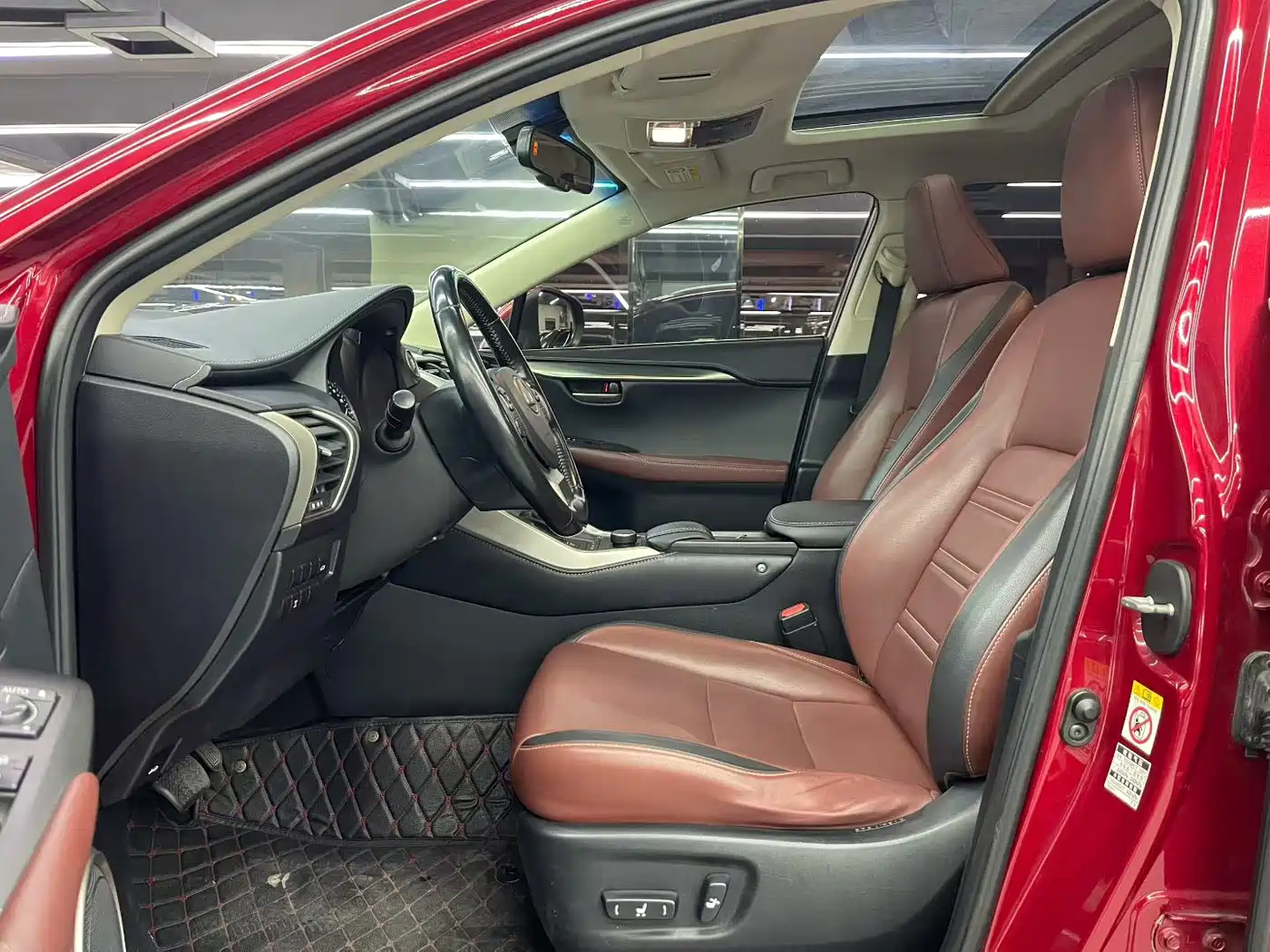 Lexus NX 2016 200 AWD F Sport фото 4