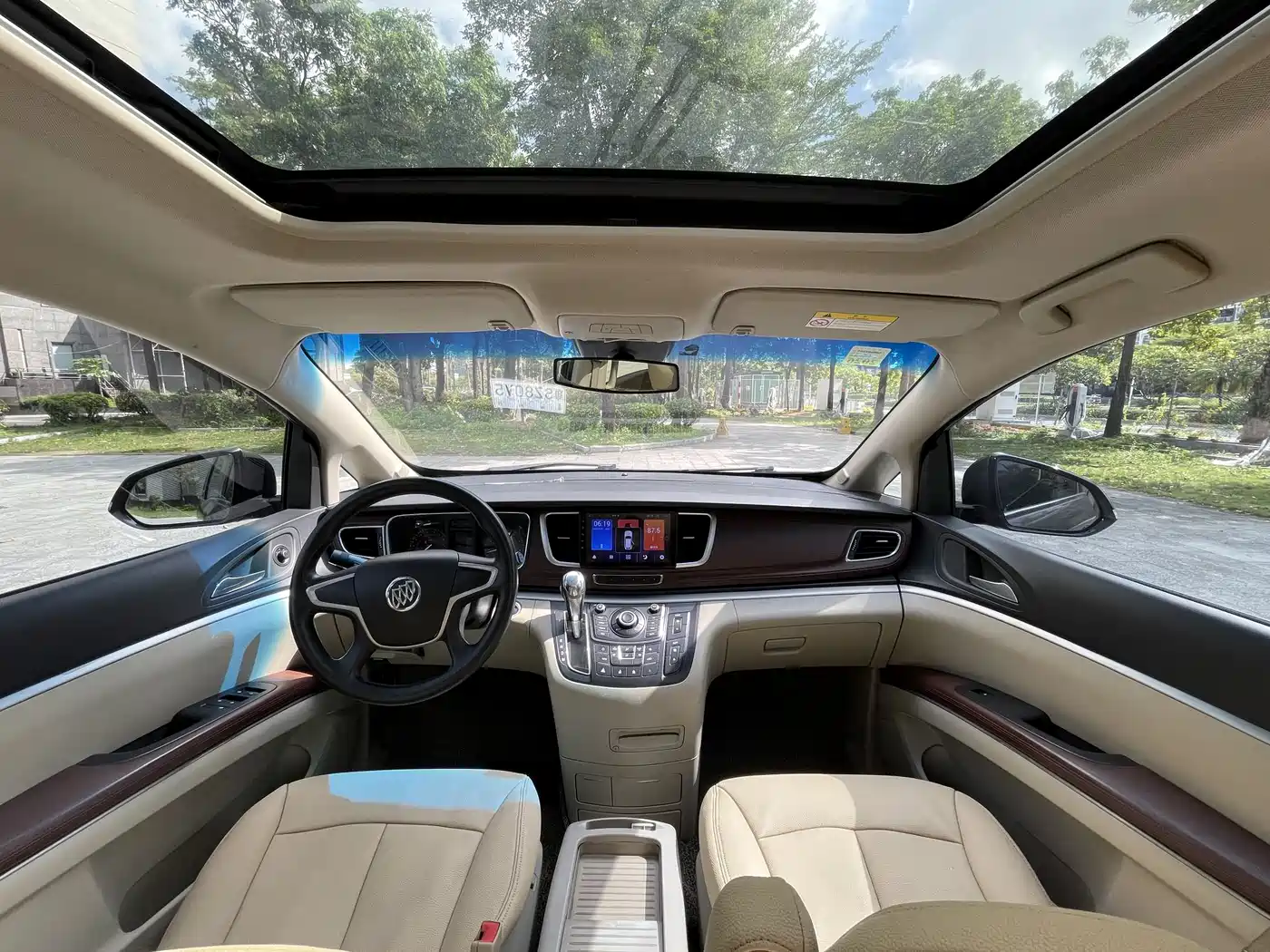 Buick GL8 2014 2.4L CT Luxury Business Comfort фото 4