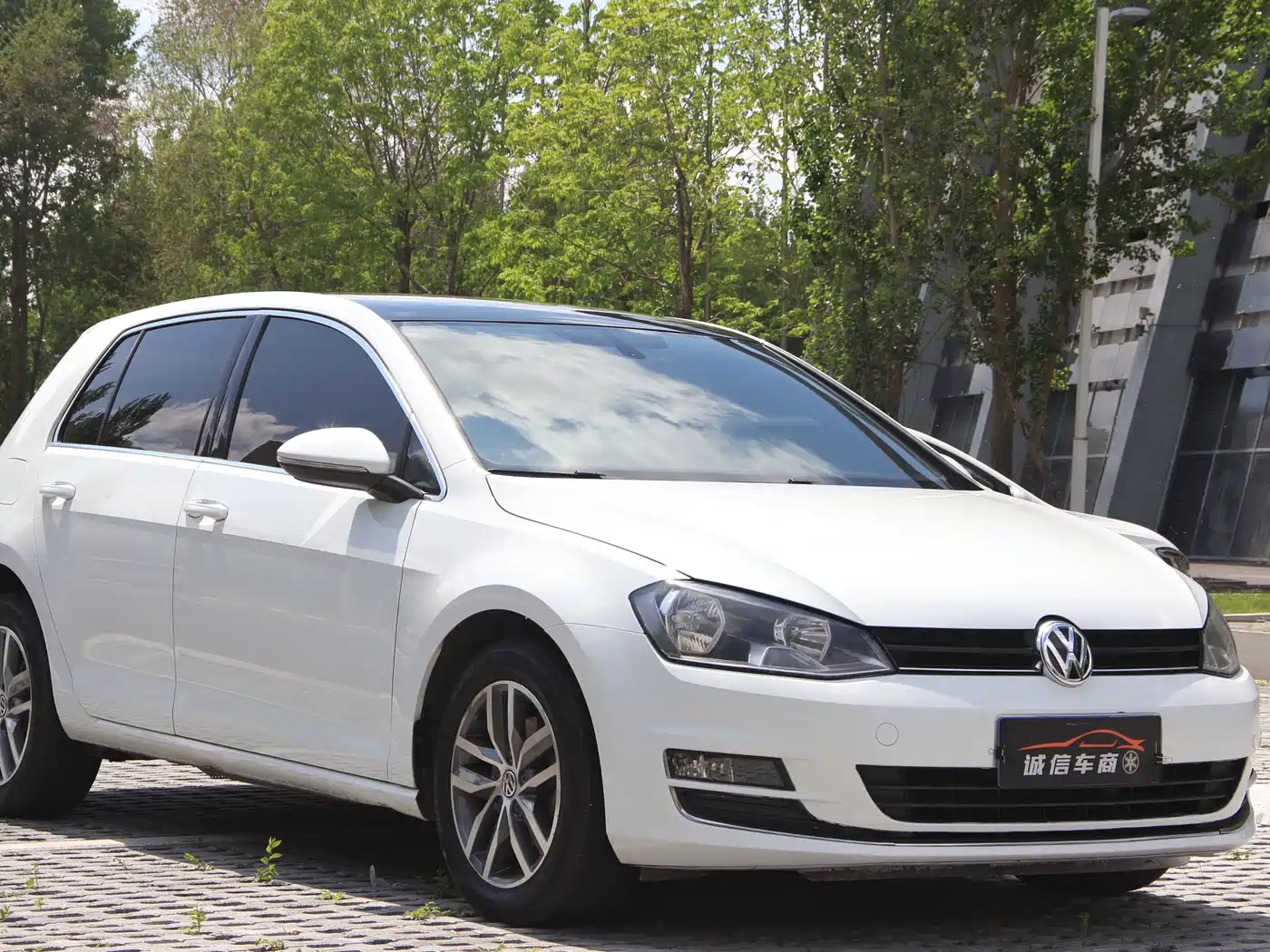 Volkswagen Golf 2016 230TSI Automatic Luxury фото 3