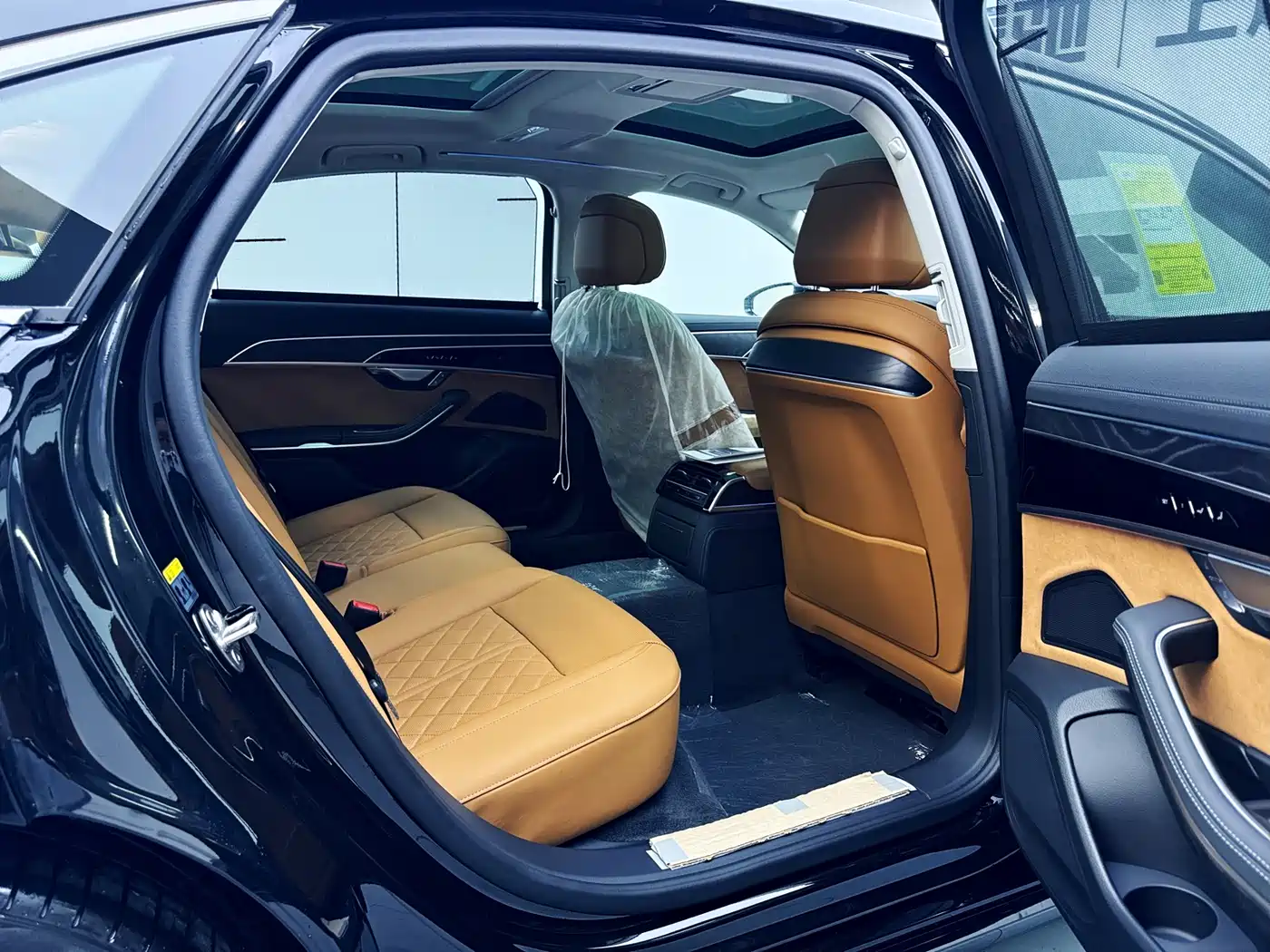 Audi A8 2025 A8L 50 TFSI quattro Exclusive Selection фото 17
