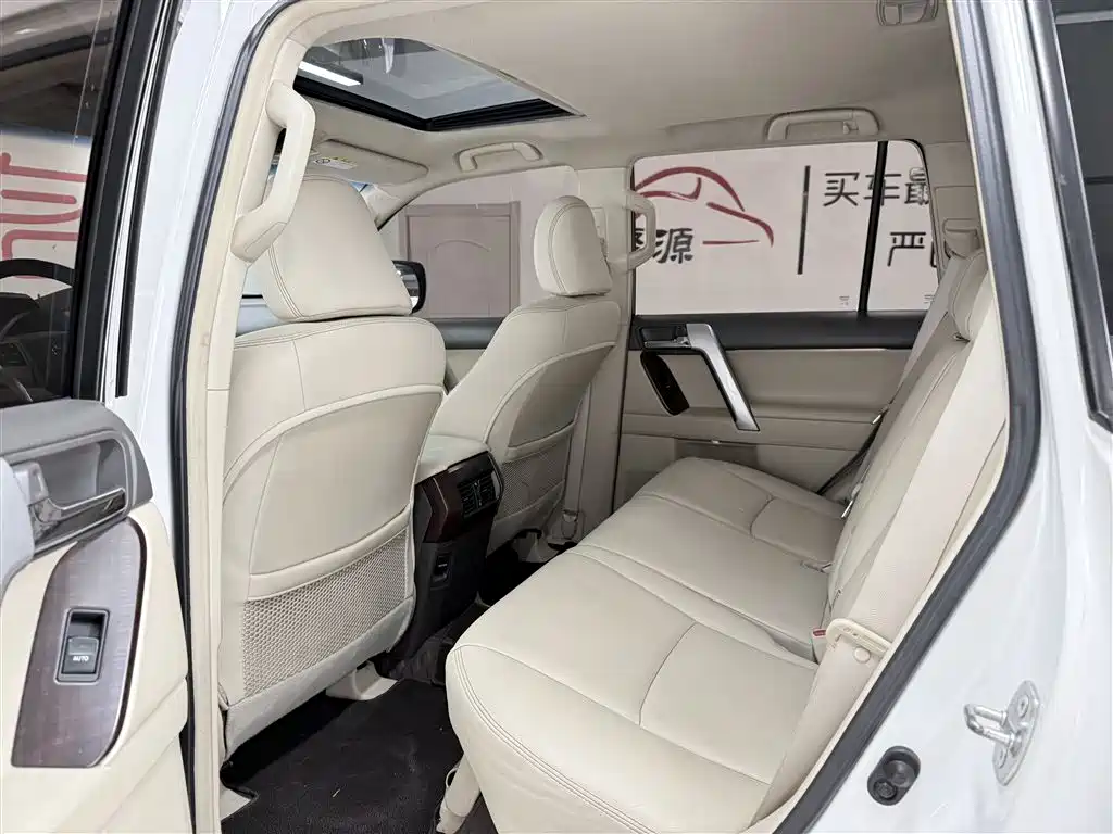Toyota Prado 2014 4.0L Automatic TX-L фото 9