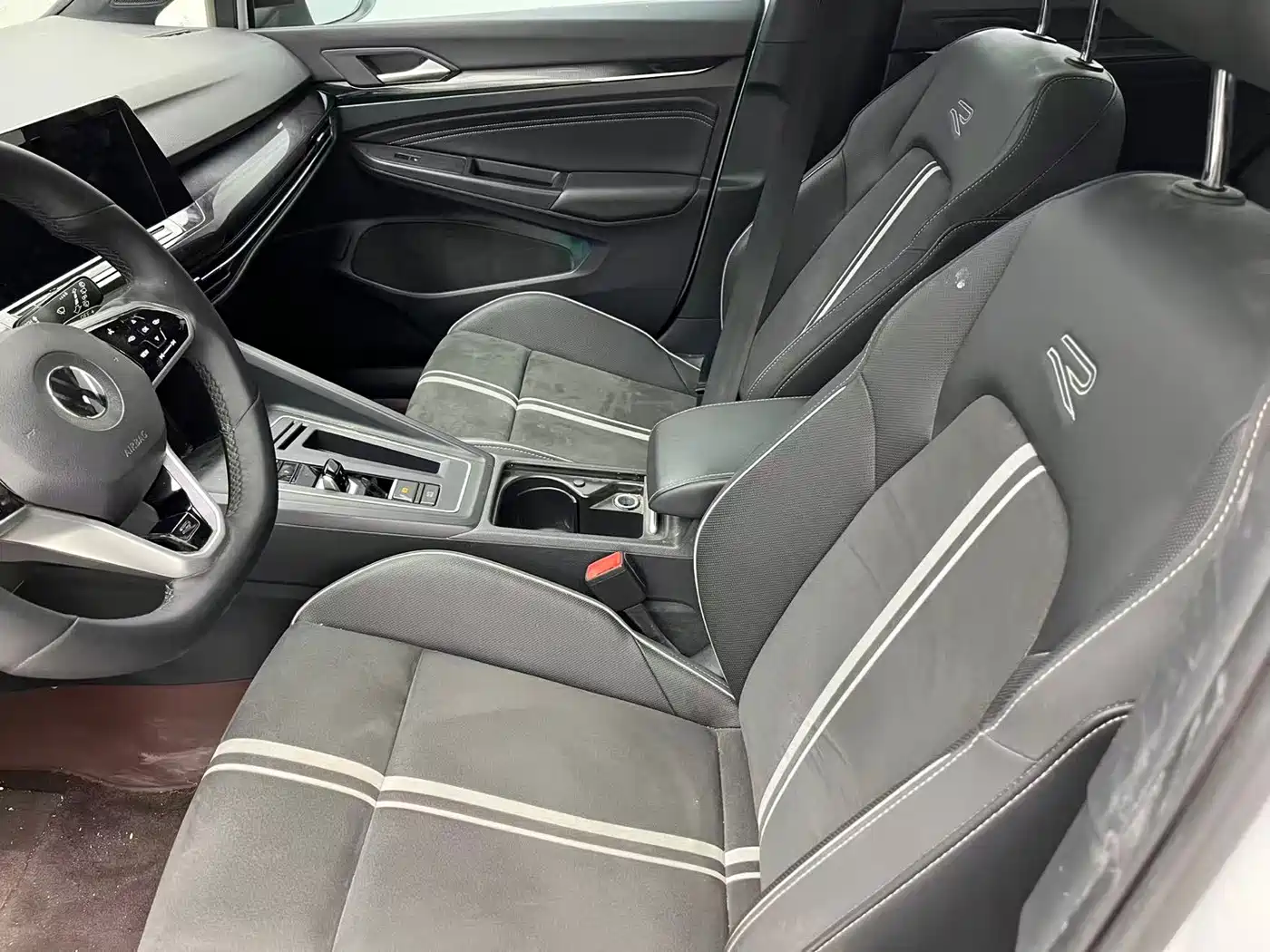 Volkswagen Golf 2021 280TSI DSG R-Line фото 8