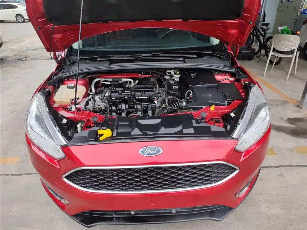 Фото 20 - Ford Focus