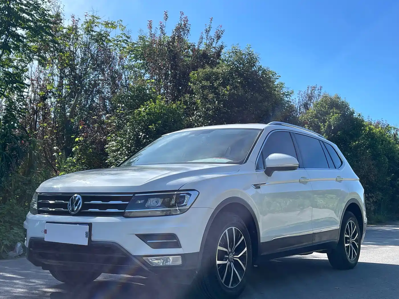 Фото 1 - Volkswagen Tiguan L