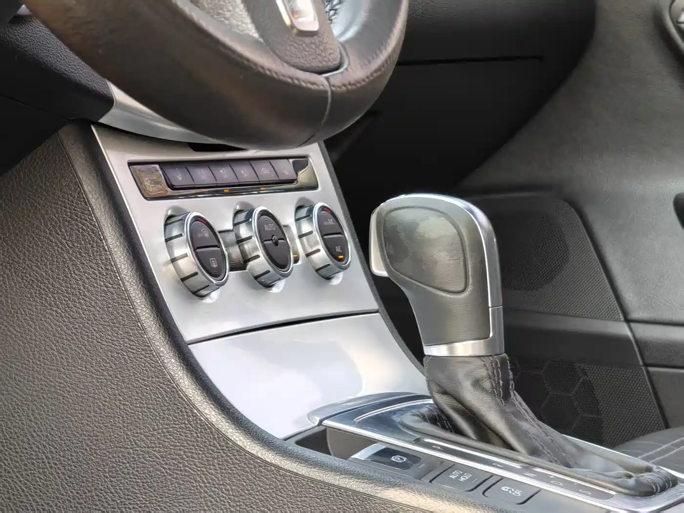 Volkswagen FAW-Volkswagen CC 2016 Model 1.8TSI Premium фото 6