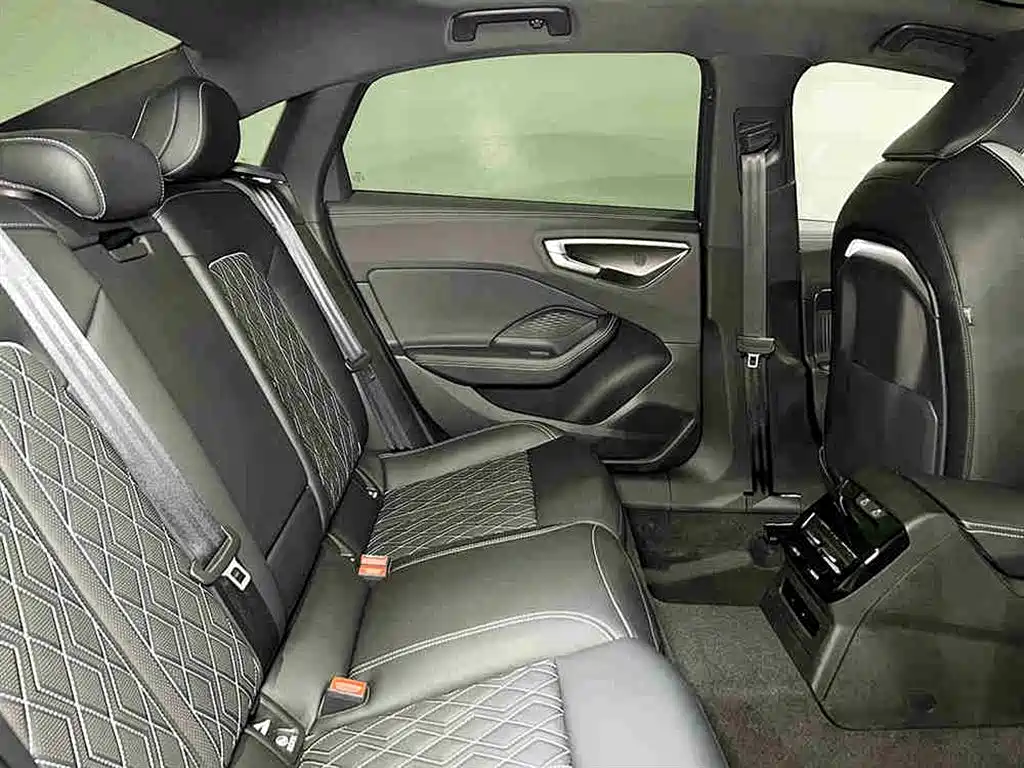 Audi A5L 2025 2.0T Sport Edition quattro фото 7