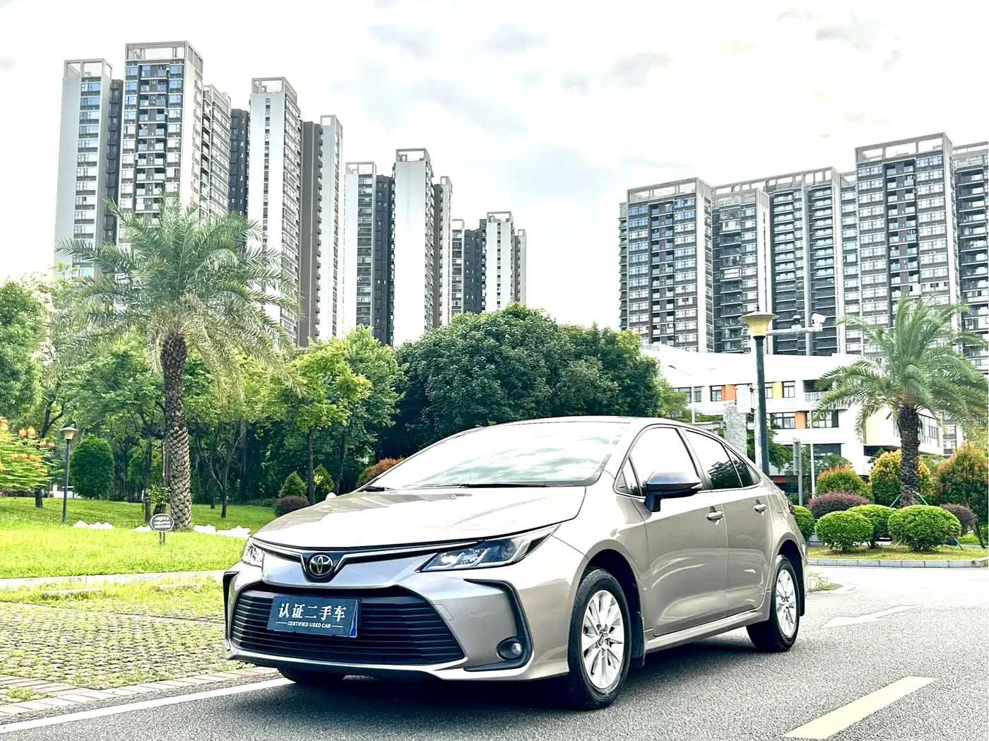Фото 2 - Toyota Corolla