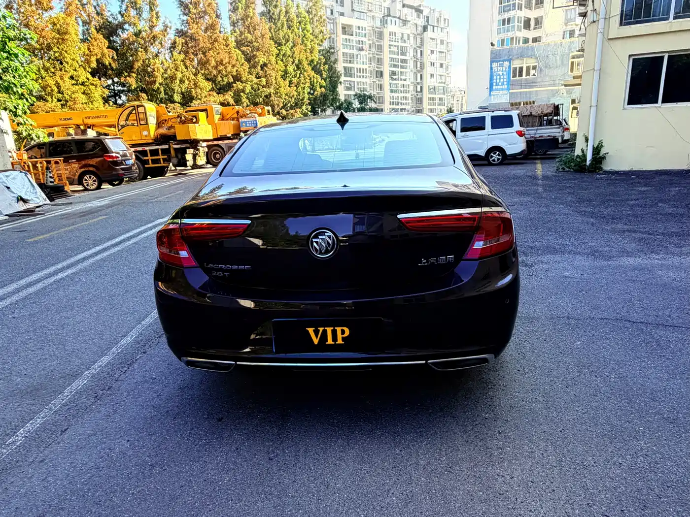Photo 5 - Buick LaCrosse