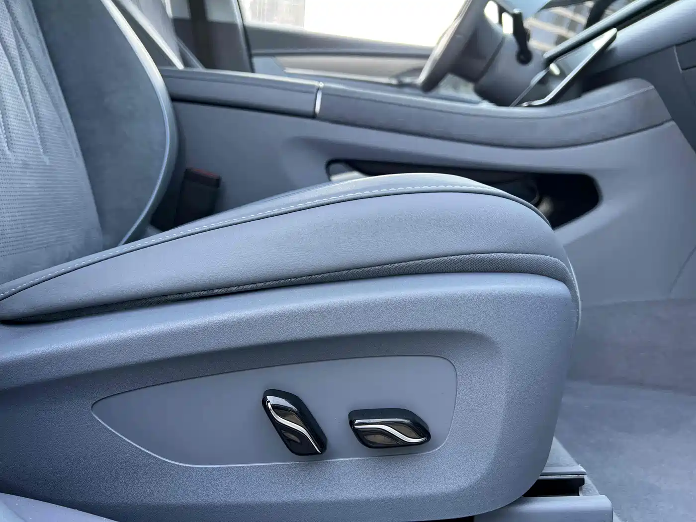 Voyah Auto VOYAH Zhuiguang 2023 4WD Flagship Edition фото 19