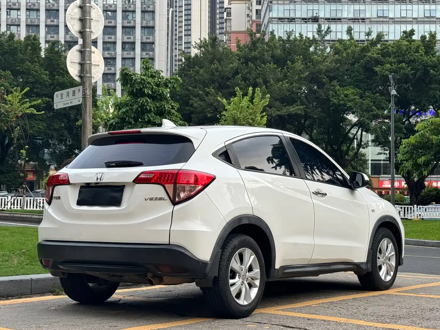 Honda Vezel 2015 2015 1.8L CVT FWD Elite