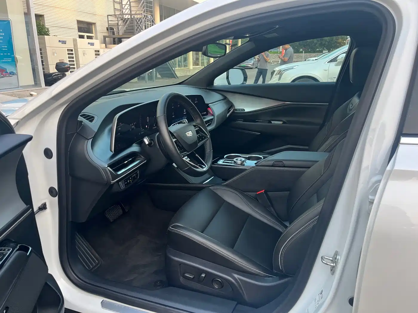 Cadillac GT4 2024 2023 25T Luxury Edition
