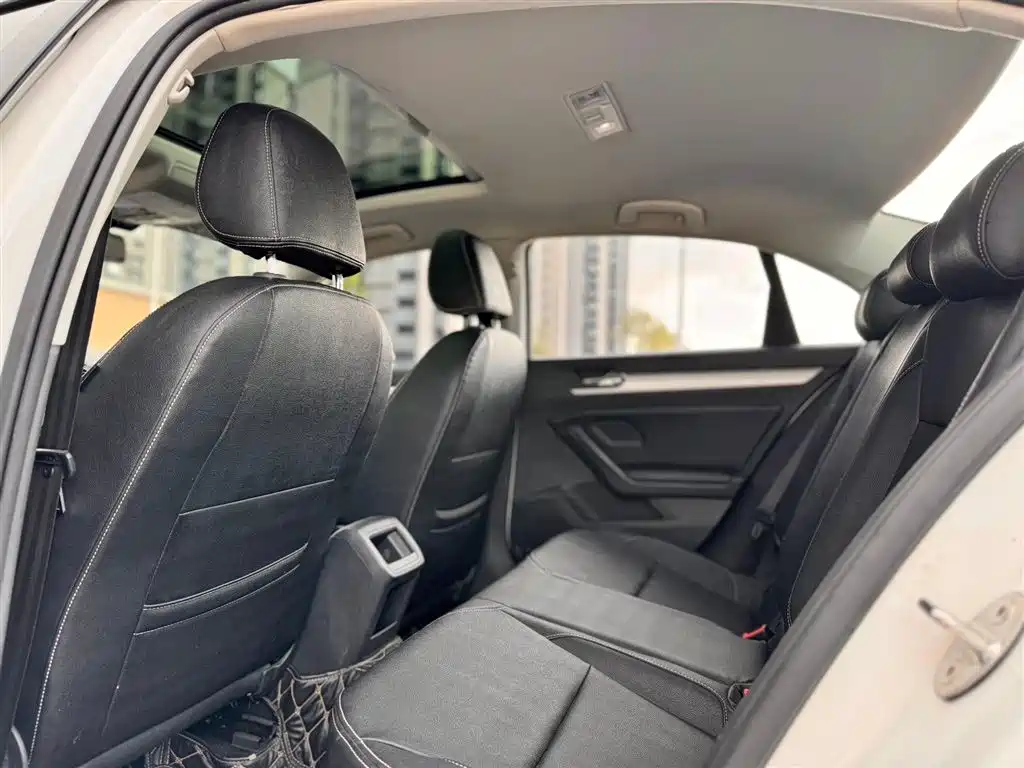 Volkswagen Lamando 2018 230TSI Manual Trend Edition фото 8