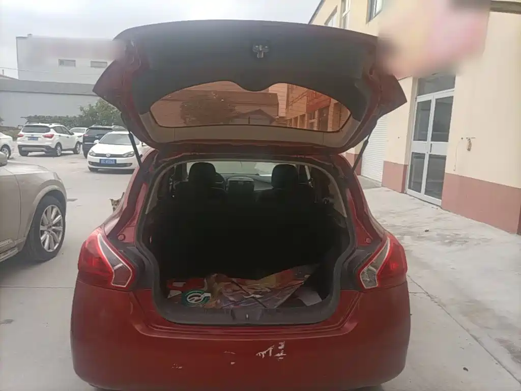 Photo 19 - Nissan Tiida