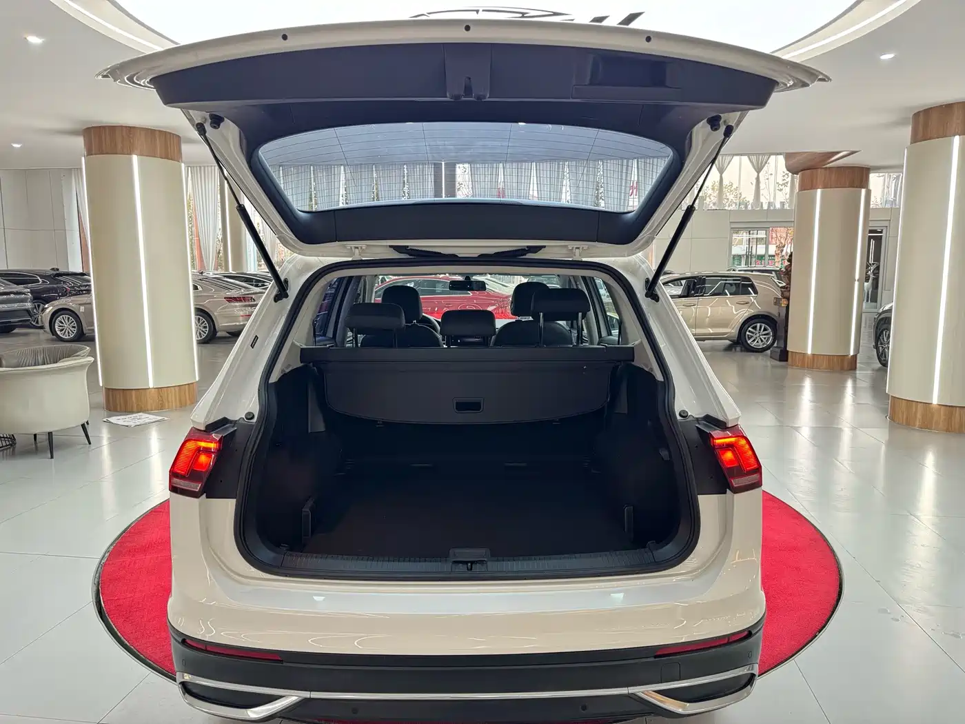 Volkswagen Tiguan L 2022 330TSI Automatic 2WD Comfort Edition фото 10