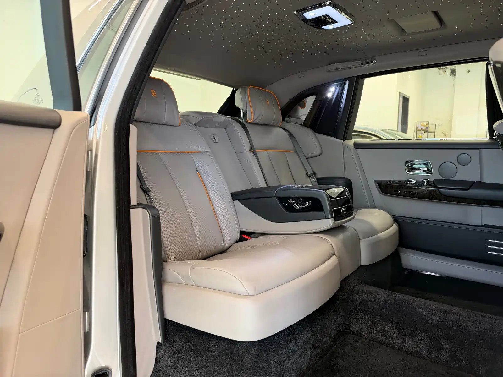 Фото 6 - Rolls-Royce Phantom
