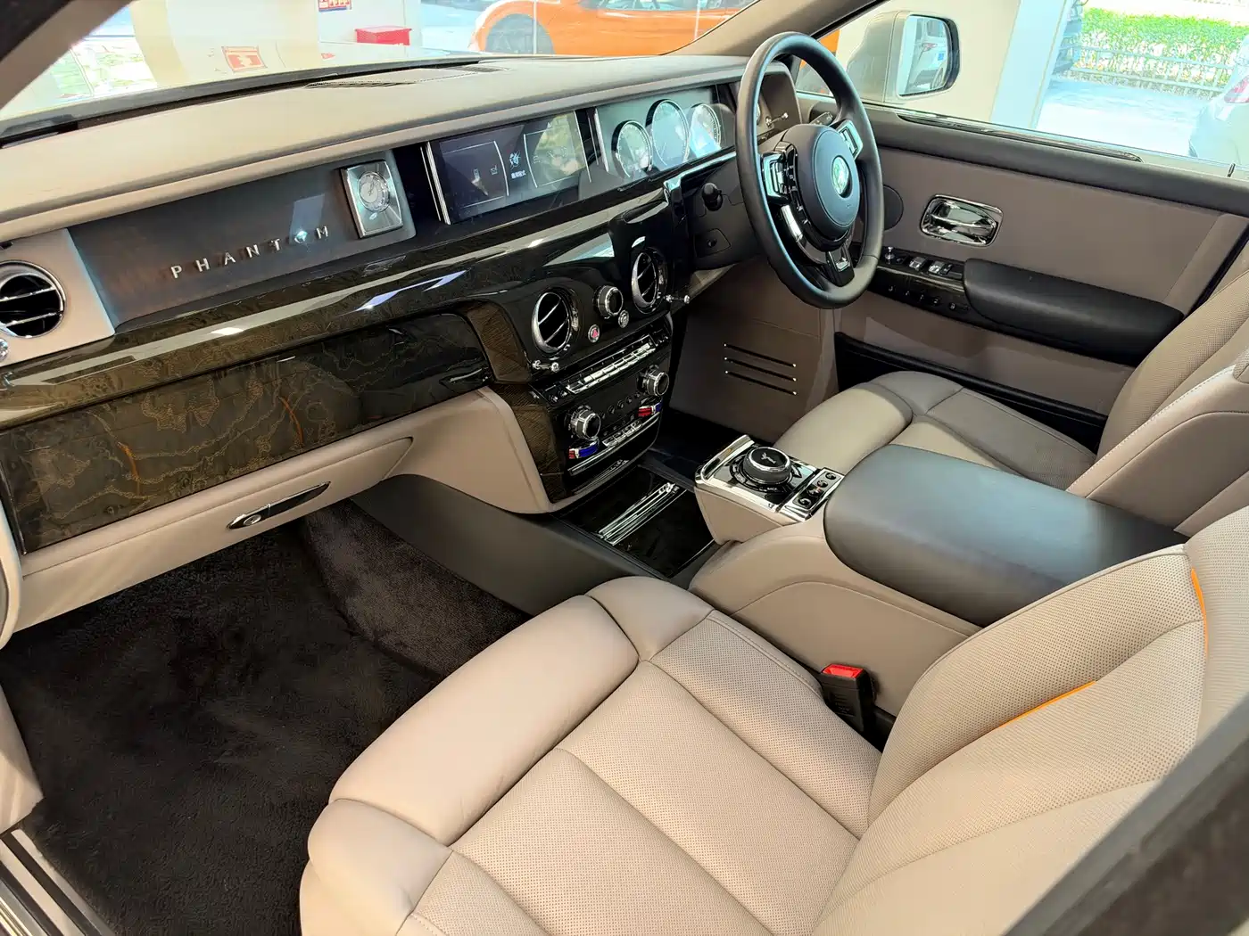 Rolls-Royce Phantom 2019 2018 6.7T Long Wheelbase Version