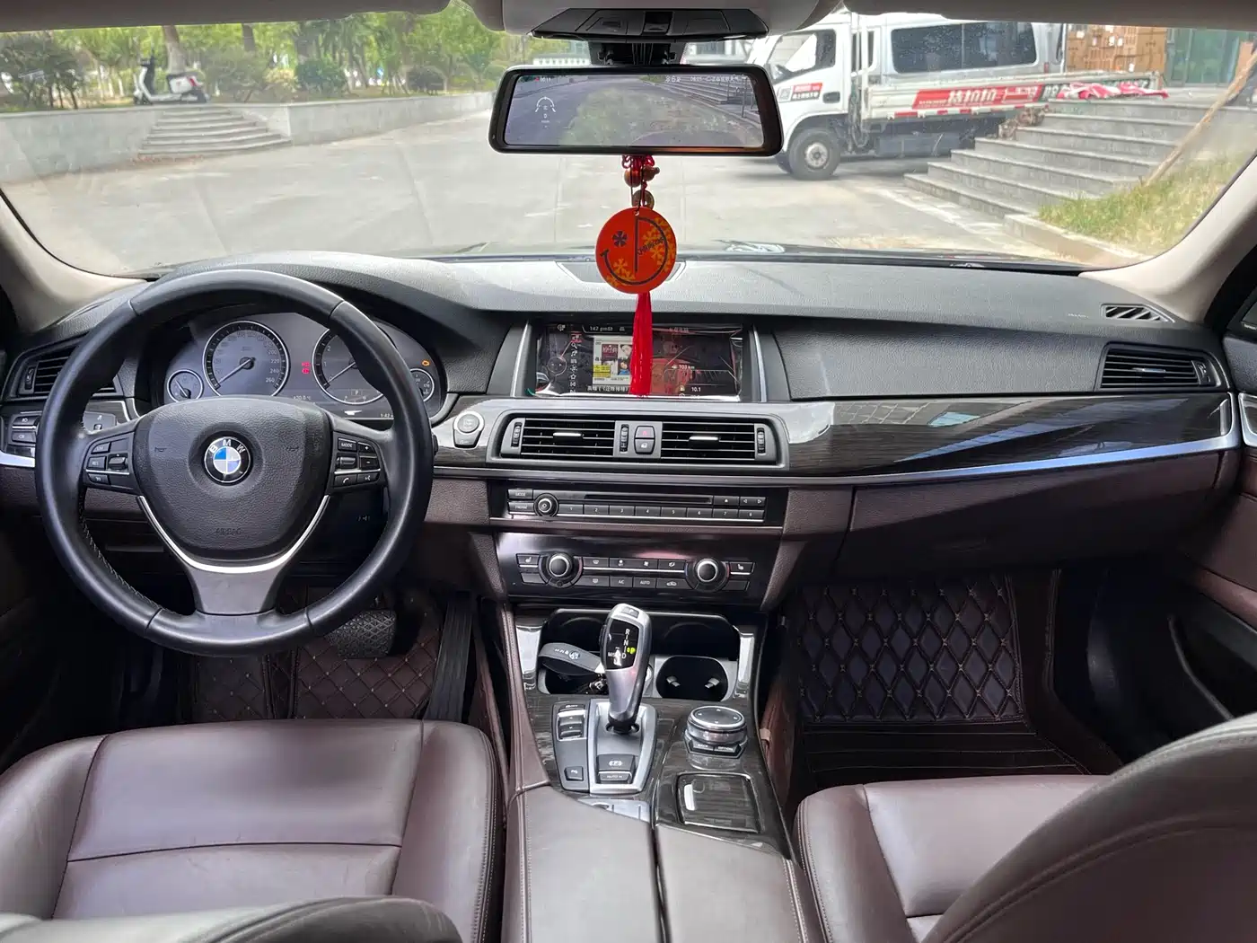 BMW 5 Series 2014 525Li Luxury Design Package фото 7