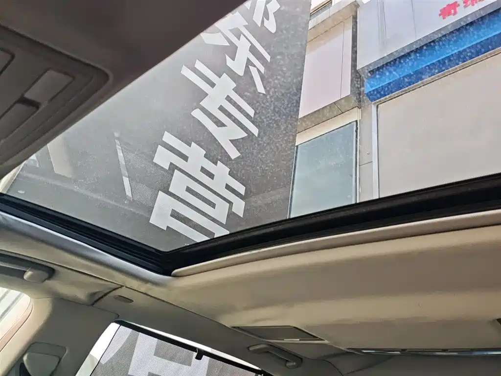 Volkswagen Phaeton 2015 Model 3.0L Exclusive Edition фото 18