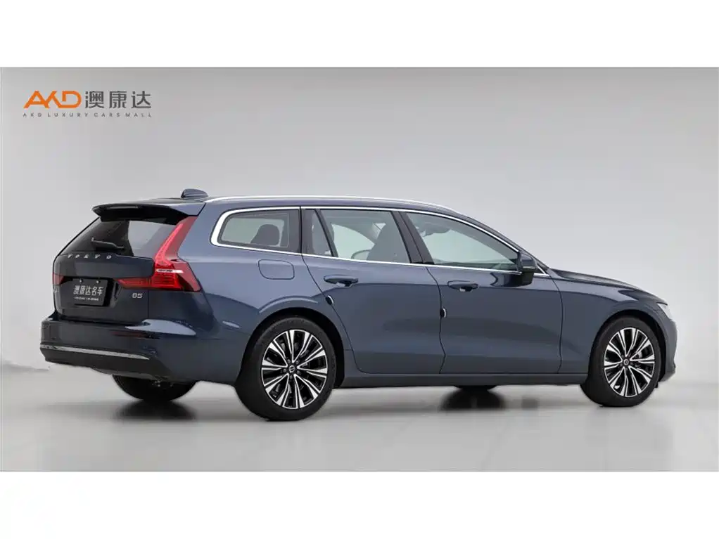 Volvo V60 2024 B5 Smart Premium Luxury Edition фото 3
